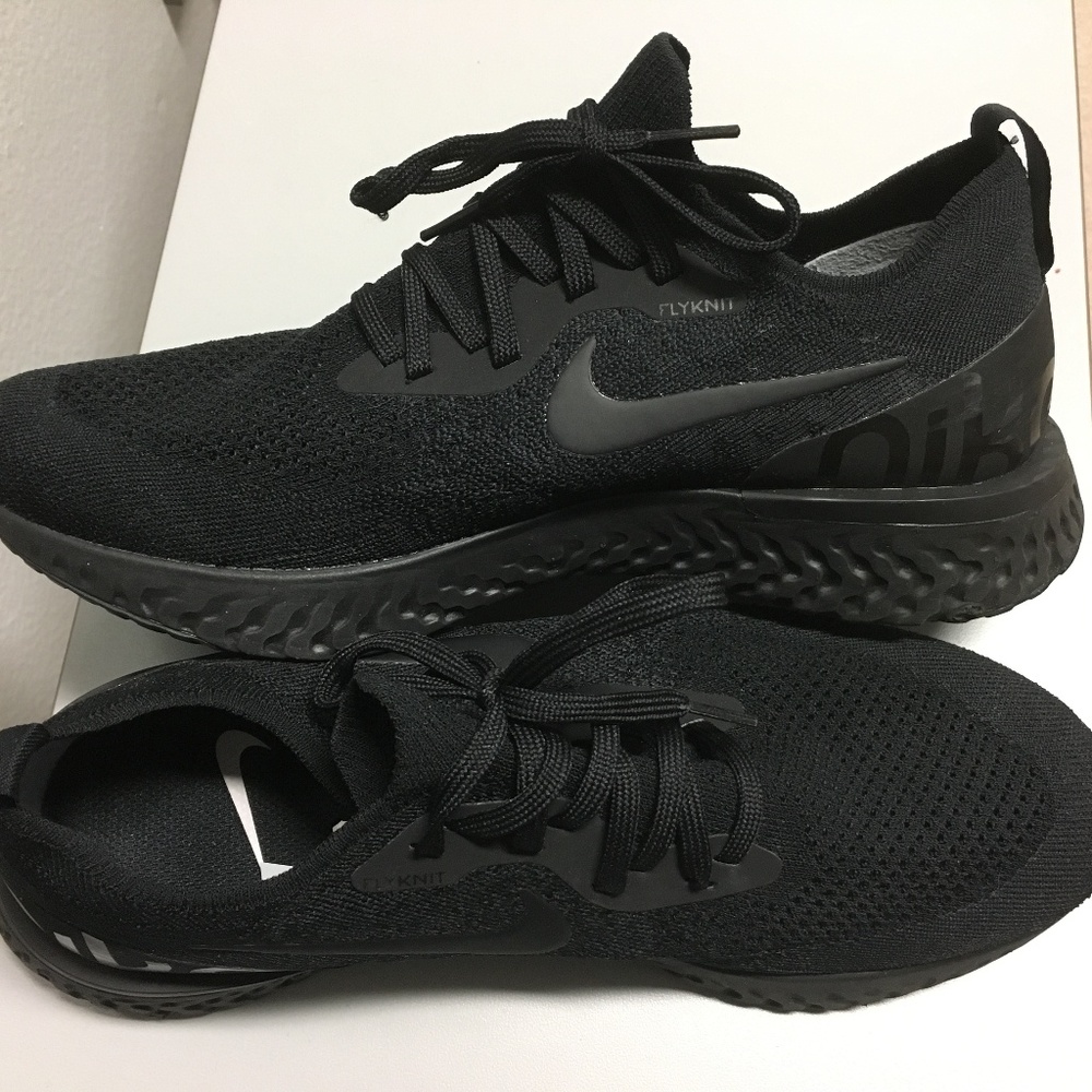 Womens size 10 Nike flyknit racer